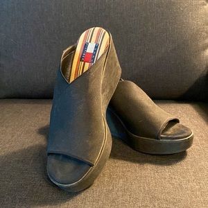 Tommy Hilfiger Black wedges w/ elastic band.